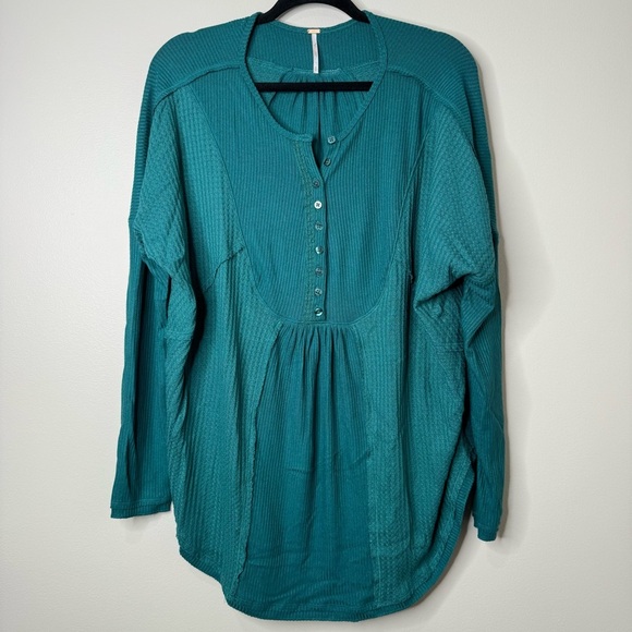 Free People Leo Oversized Waffle Button Henley Knit Tunic Top in Teal Size Small - Picture 1 of 11